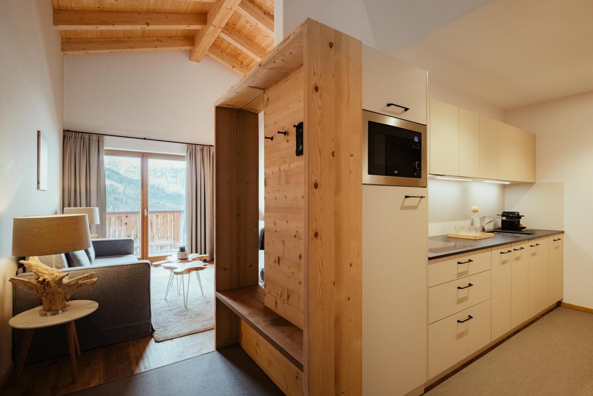 Villa Flora Mountain Lodges San Cassiano  Exterior photo