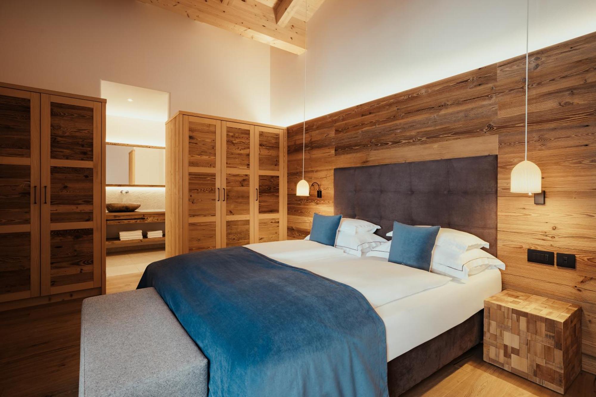 Villa Flora Mountain Lodges San Cassiano  Exterior photo