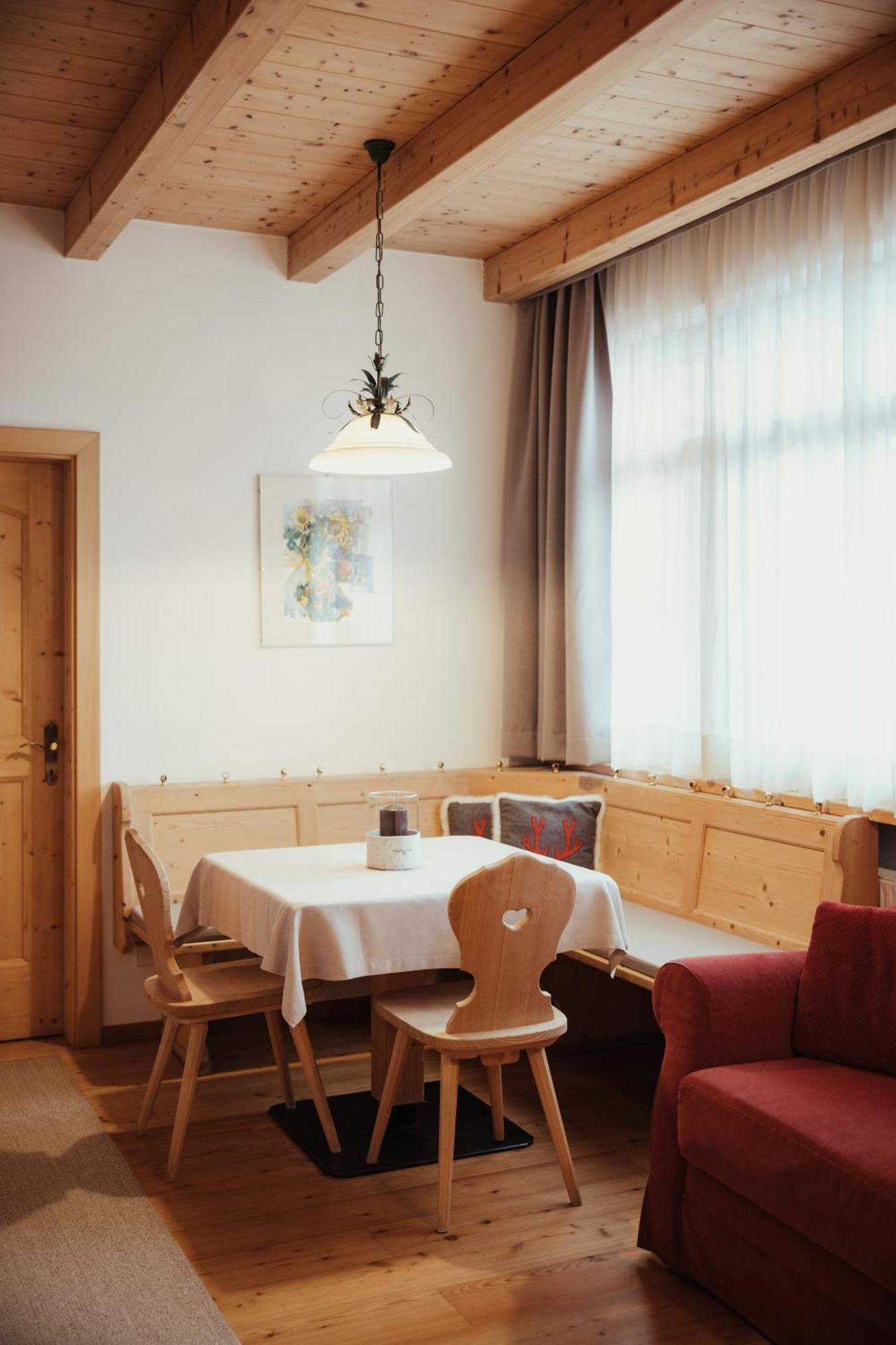 Villa Flora Mountain Lodges San Cassiano  Exterior photo